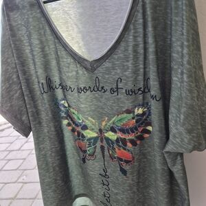 Women's Green Graphic V-Neck Top